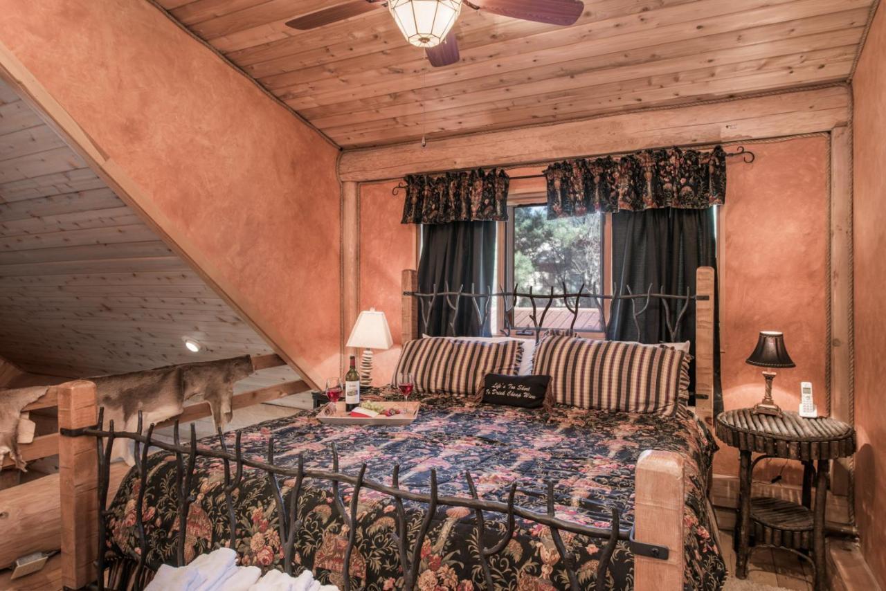 Bear Foot Lodge, 2 Bedrooms, Sleeps 6, Gas Grill, Walk To River, Hot Tub Ruidoso Eksteriør billede