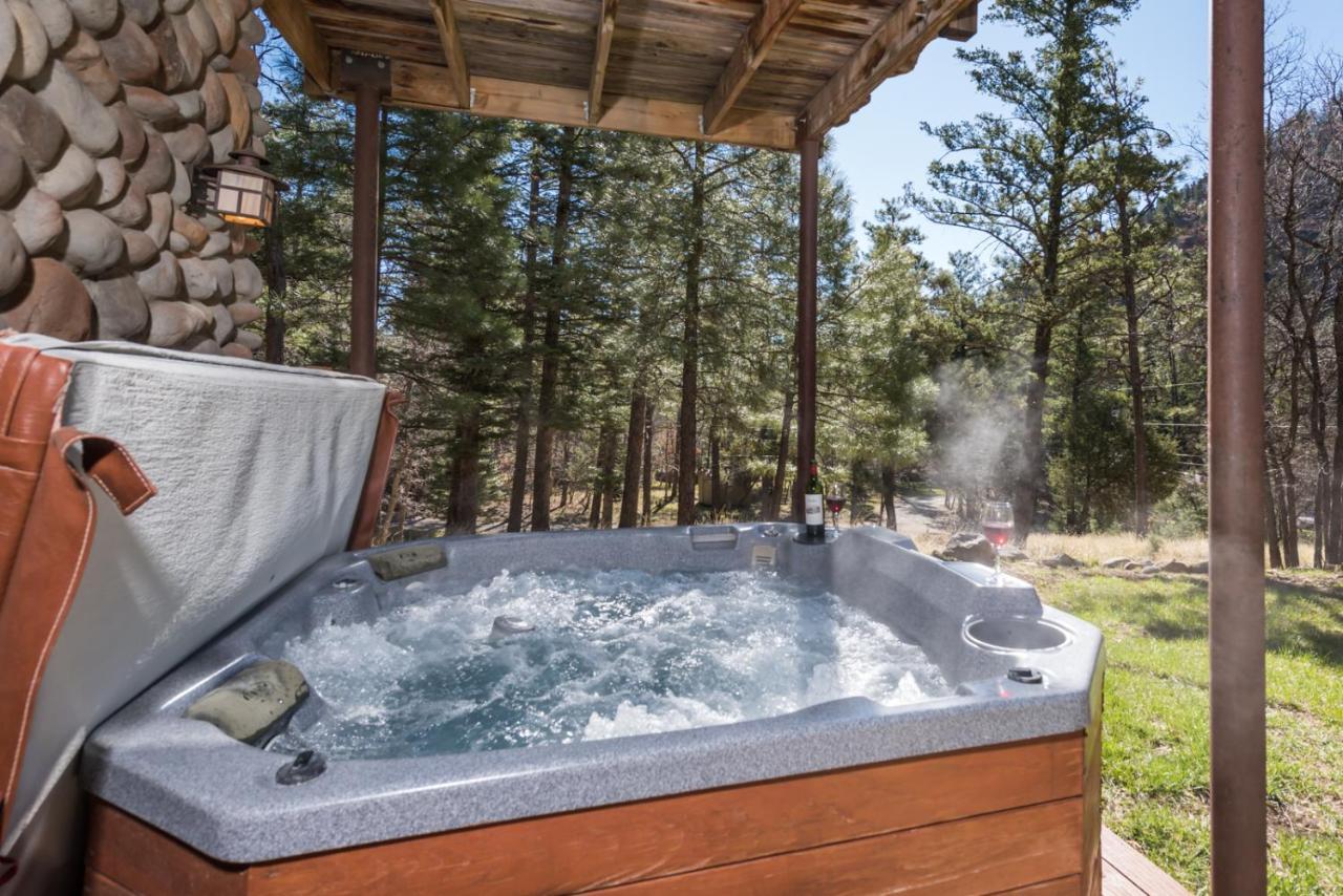 Bear Foot Lodge, 2 Bedrooms, Sleeps 6, Gas Grill, Walk To River, Hot Tub Ruidoso Eksteriør billede